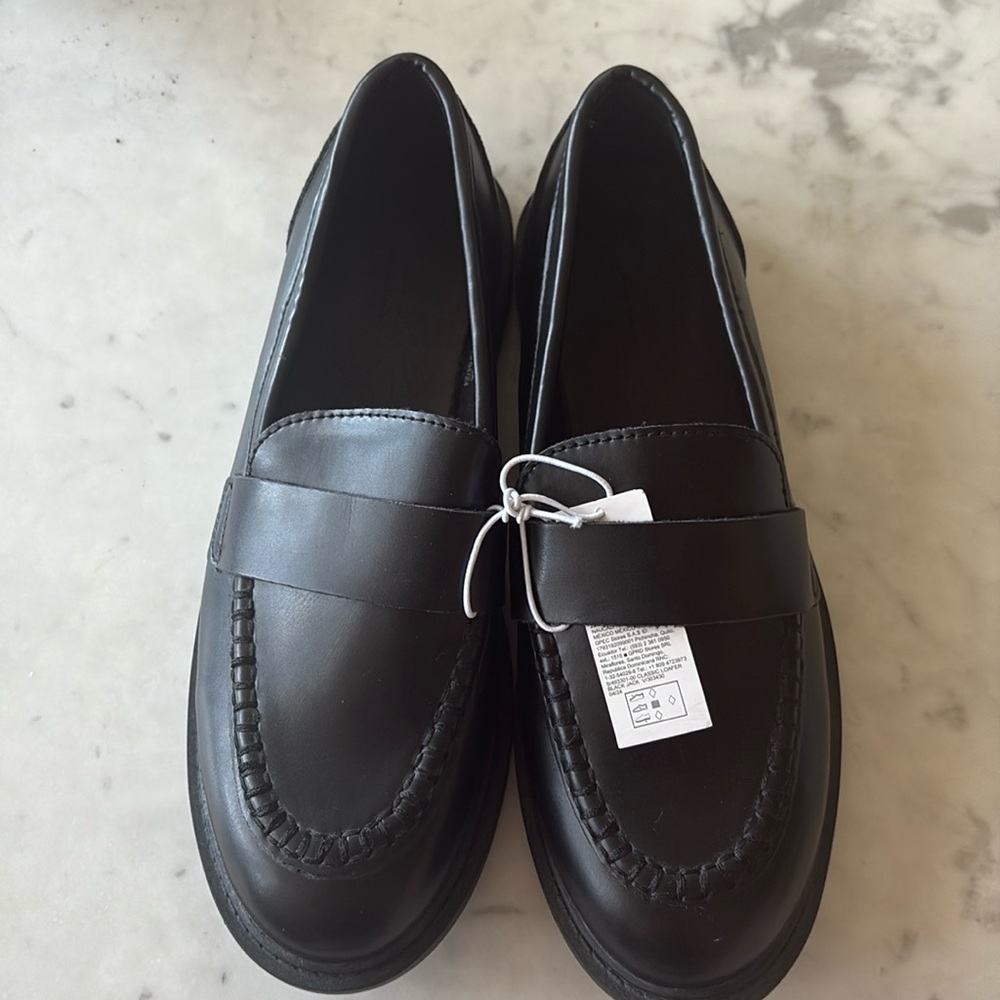 Black loafers women’s